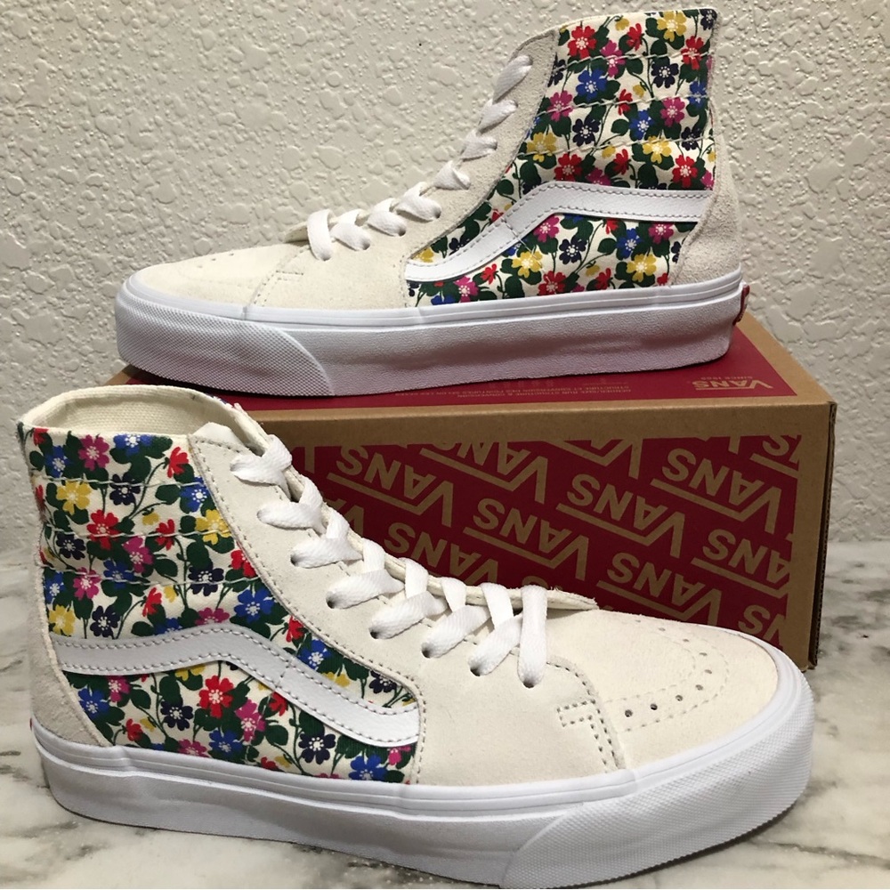 VANS NWT Sk8 -Hi Tapered floral white Sneakers